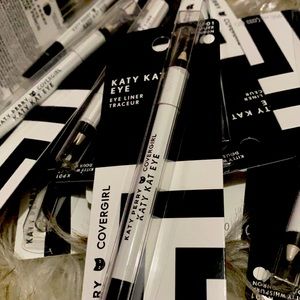 Katy parry Kat eye eyeliners